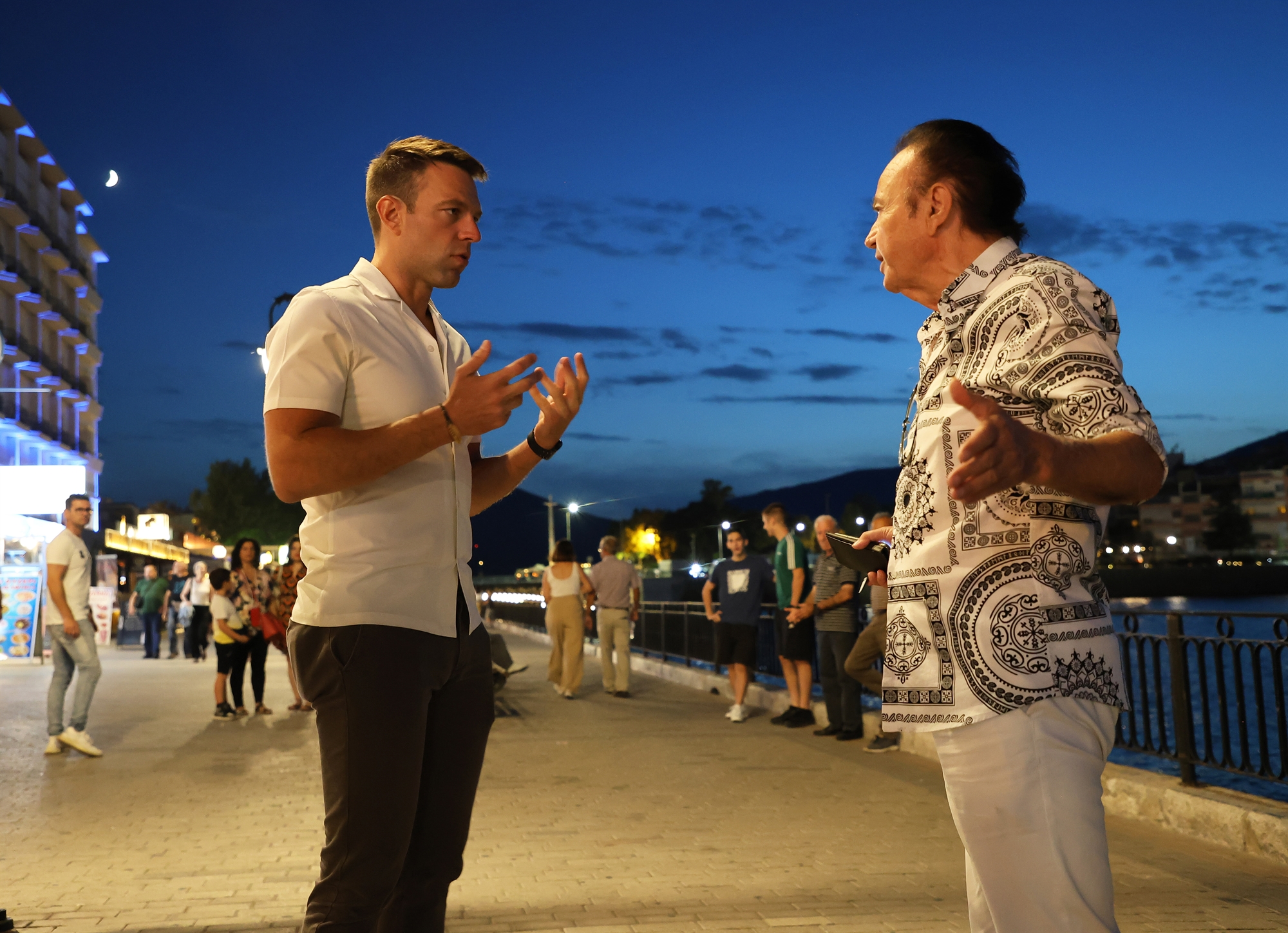 Στον δρόμο με τον Στέφανο Κασσελάκη – Οι σέλφι, ο χρησμός και ο Όσιος Δαυίδ-1