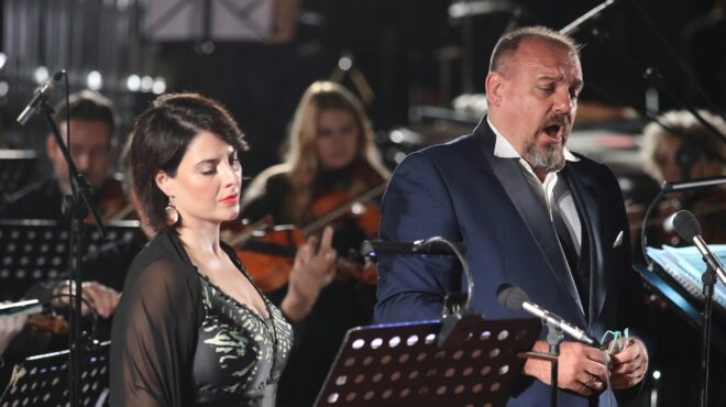 ενδιαφέρουσα-βραδιά-με-αποσπάσματα-α-562646407