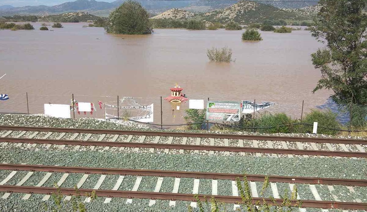 «Λίμνη» η Εθνική Οδός μετά τα Τέμπη-1