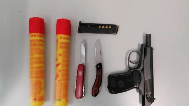 παγκράτι-τους-έπιασαν-με-όπλα-ναρκωτι-562631920