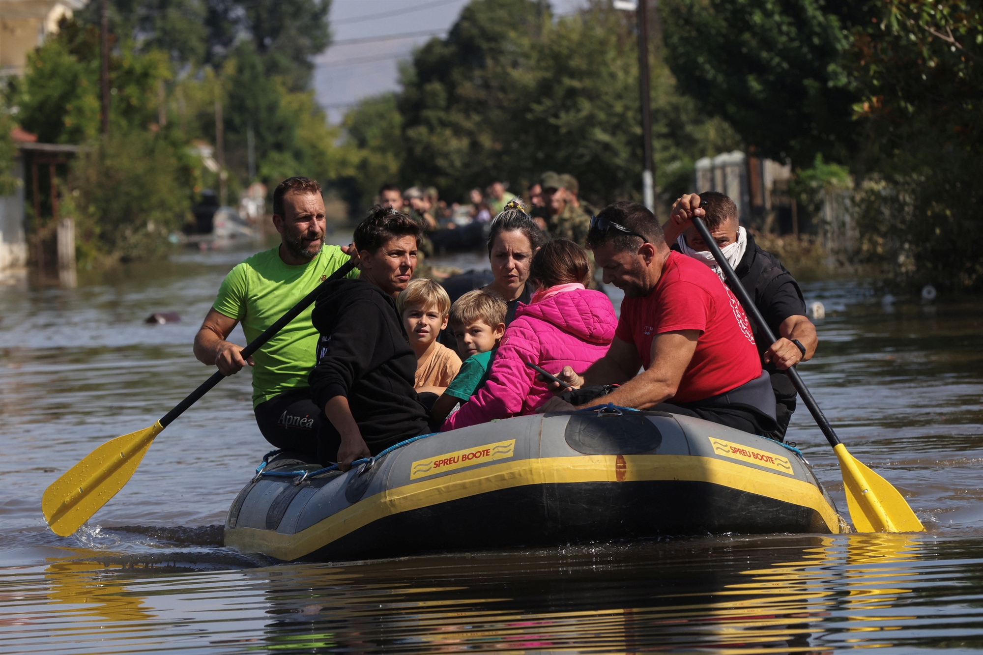 Κάναμε κουπί δίπλα στις στέγες-4