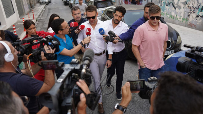 αρθρο-του-αρ-χατζή-στην-κ-εμπρός-γκρ-562636528