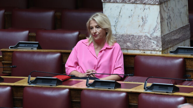 εντός-και-εκτός-οι-διόσκουροι-του-κκε-562593220