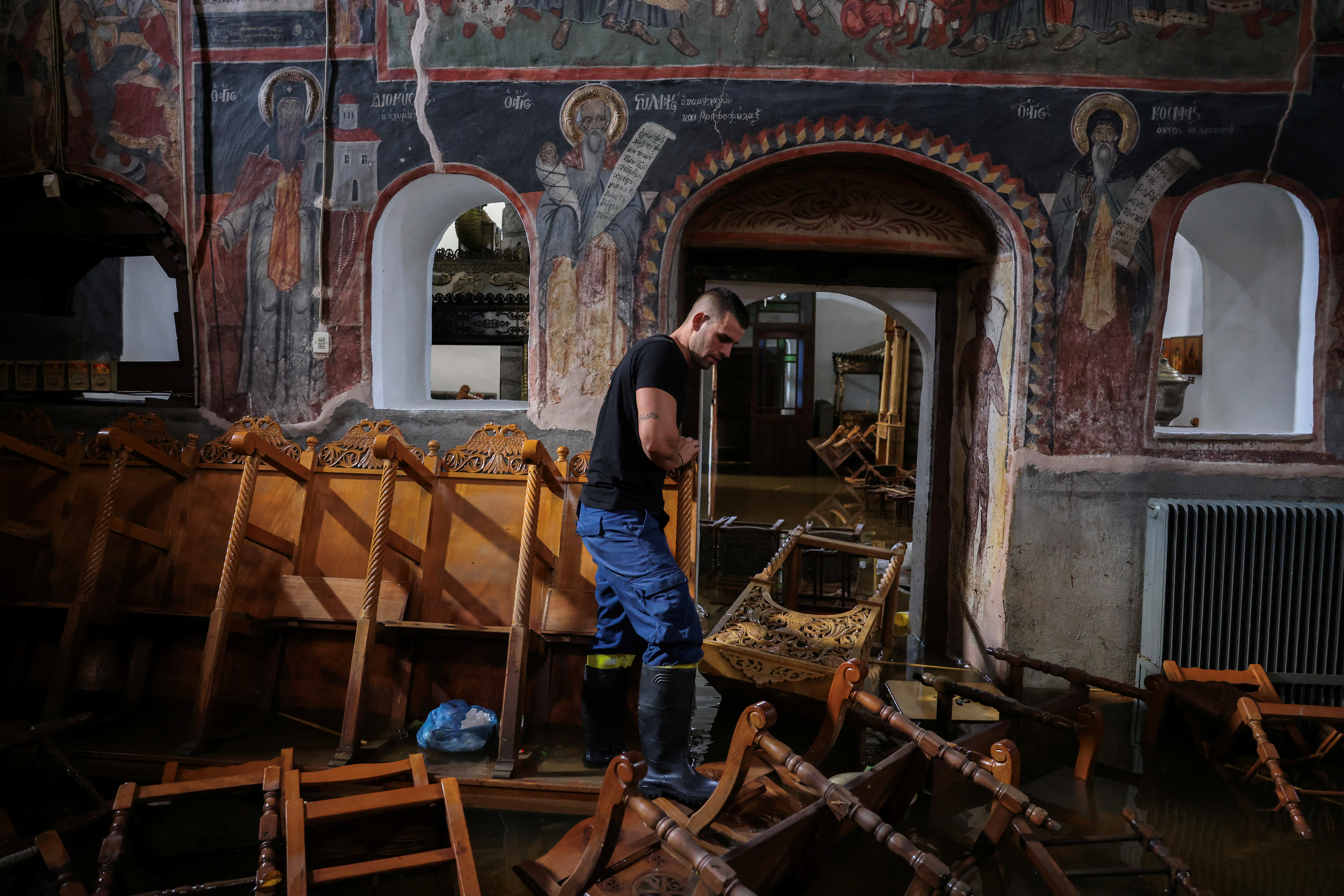 Εικόνες «Αποκάλυψης» από τη Θεσσαλία: Οι συνέπειες της κακοκαιρίας όπως τις κατέγραψε ο φωτογραφικός φακός-2