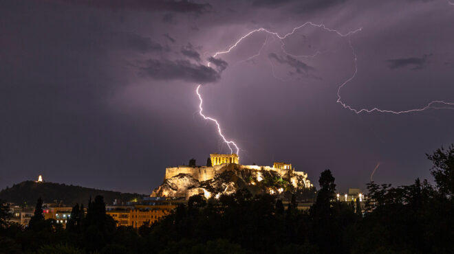 ανοχύρωτη-η-αθήνα-στη-νεροποντή-562602241