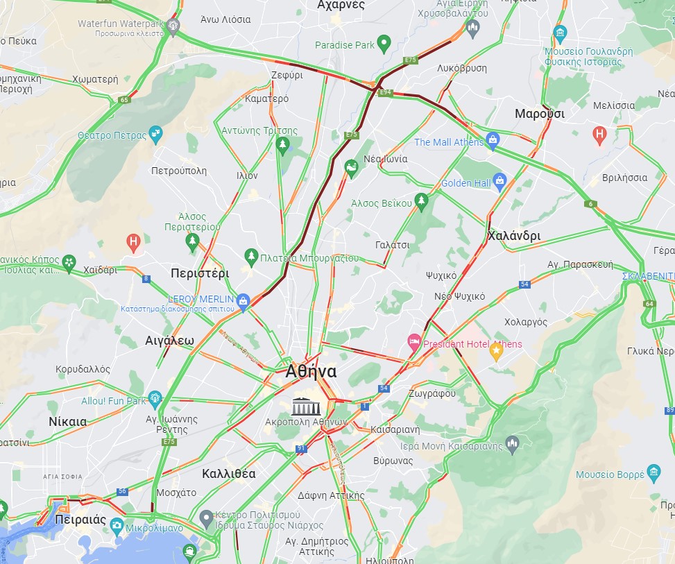 Φωτιά σε όχημα στην Αθηνών – Λαμίας, στο ύψος της Λυκόβρυσης – Μποτιλιάρισμα στο λεκανοπέδιο-1