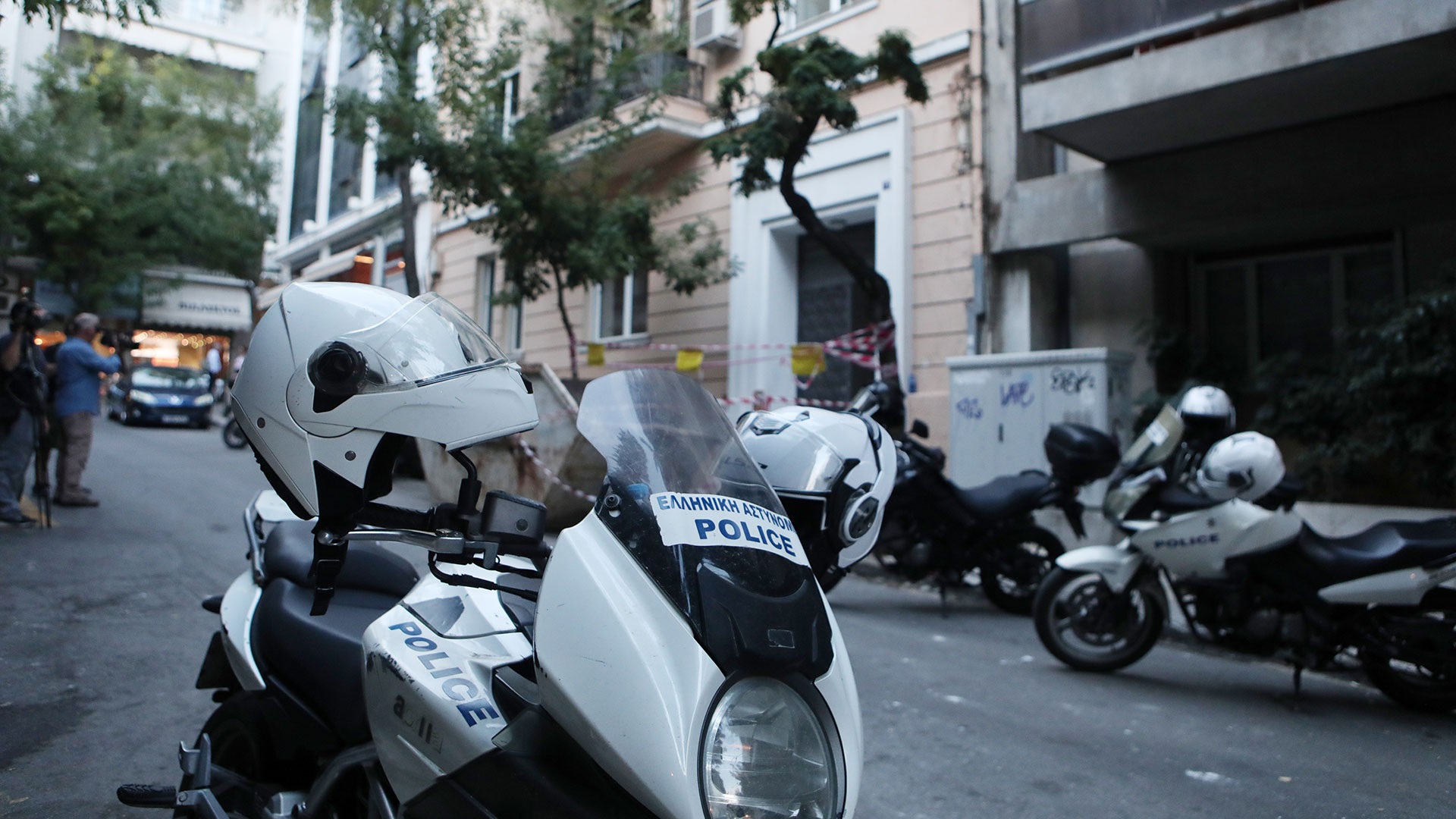 Κολωνάκι: Εντοπίστηκε οπλοστάσιο σε αποθήκη-5