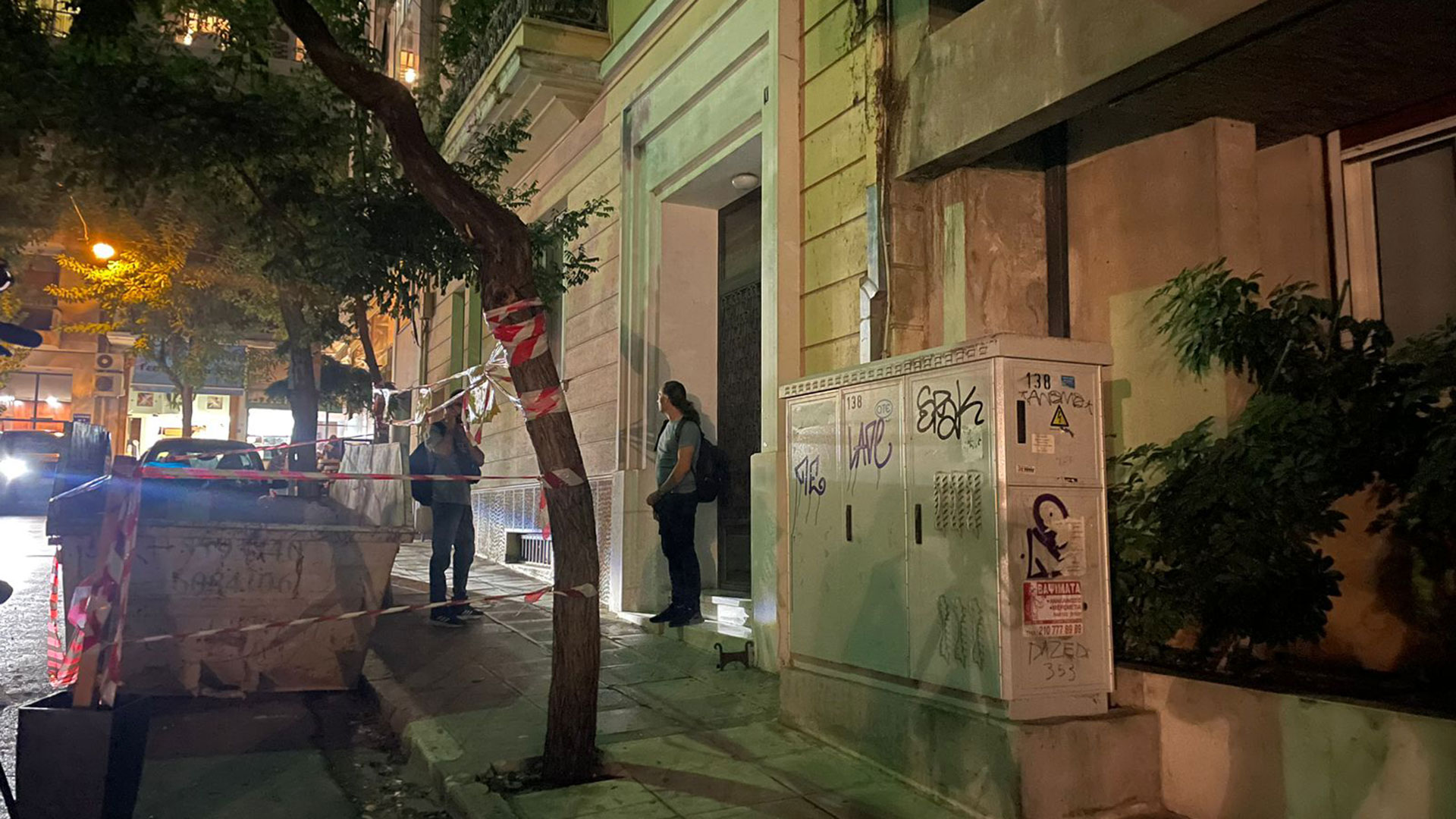 Κολωνάκι: Εντοπίστηκε οπλοστάσιο σε αποθήκη-2