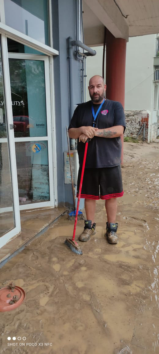 Αποστολή στον Βόλο: «Εμπόλεμη ζώνη» η πόλη – 27 ώρες χωρίς ρεύμα και νερό-1