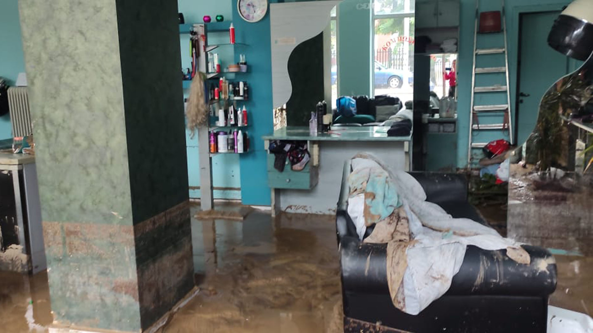 Αποστολή στον Βόλο: «Εμπόλεμη ζώνη» η πόλη – 27 ώρες χωρίς ρεύμα και νερό-2