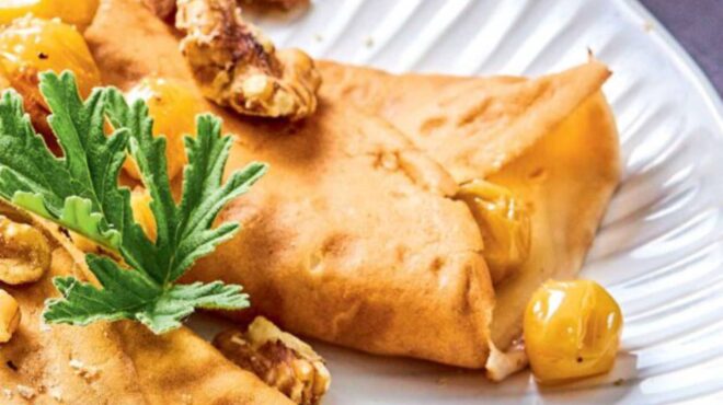 κρέπες-με-γλυκό-κουταλιού-σταφύλι-και-562636624