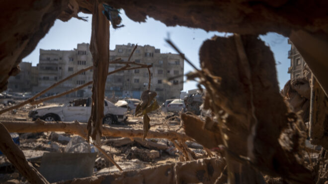 ανθρωπιστική-βοήθεια-από-την-αθήνα-στ-562621096