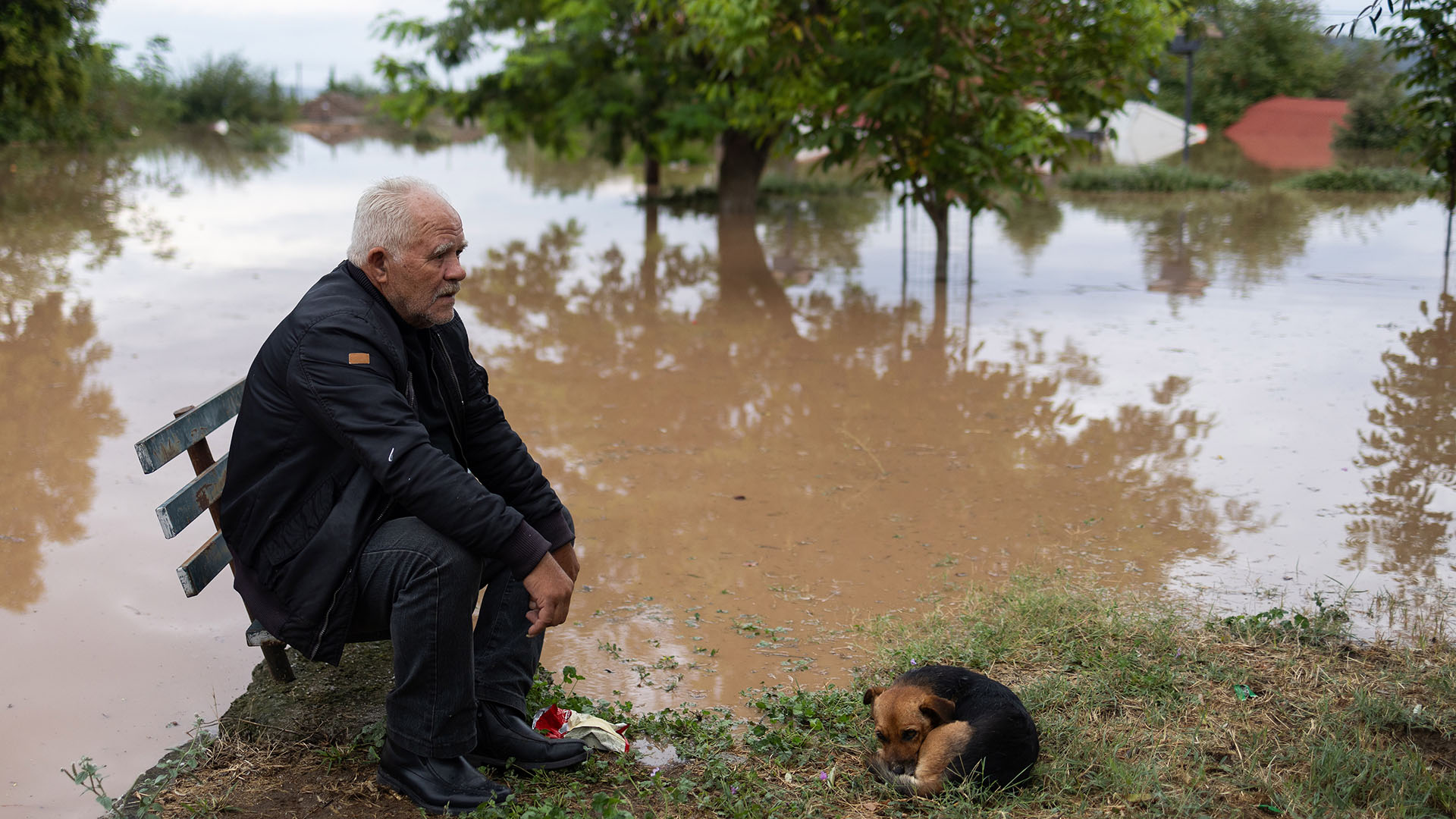 Ο σεισμός χτύπησε το σπίτι, οι πλημμύρες το κοντέινερ-3