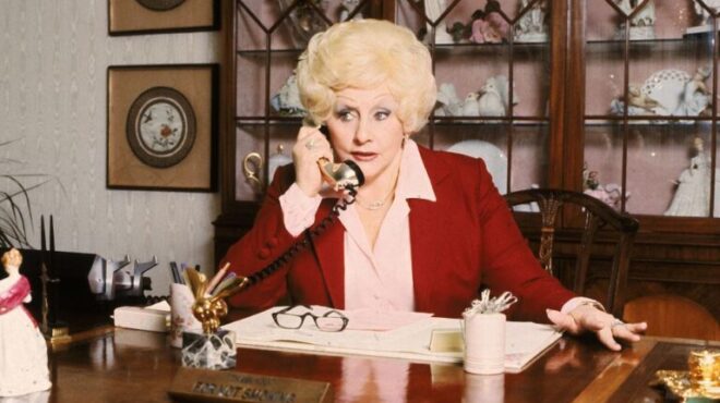 ολα-ροζ-η-επιχειρηματική-αυτοκρατορ-562614256