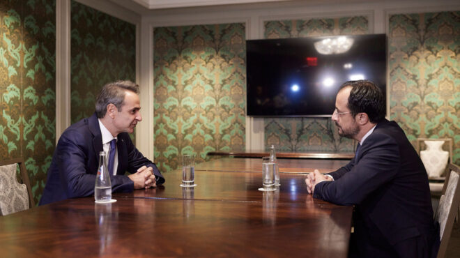 συνάντηση-μητσοτάκη-και-χριστοδουλί-562629742