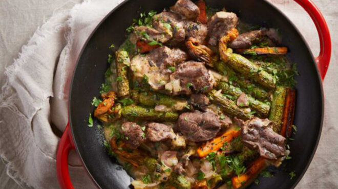 μοσχάρι-λεμονάτο-με-κολοκυθάκια-562643338