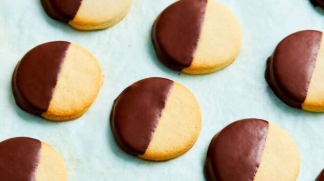 μπισκότα-με-ζαχαρούχο-γάλα-562633684