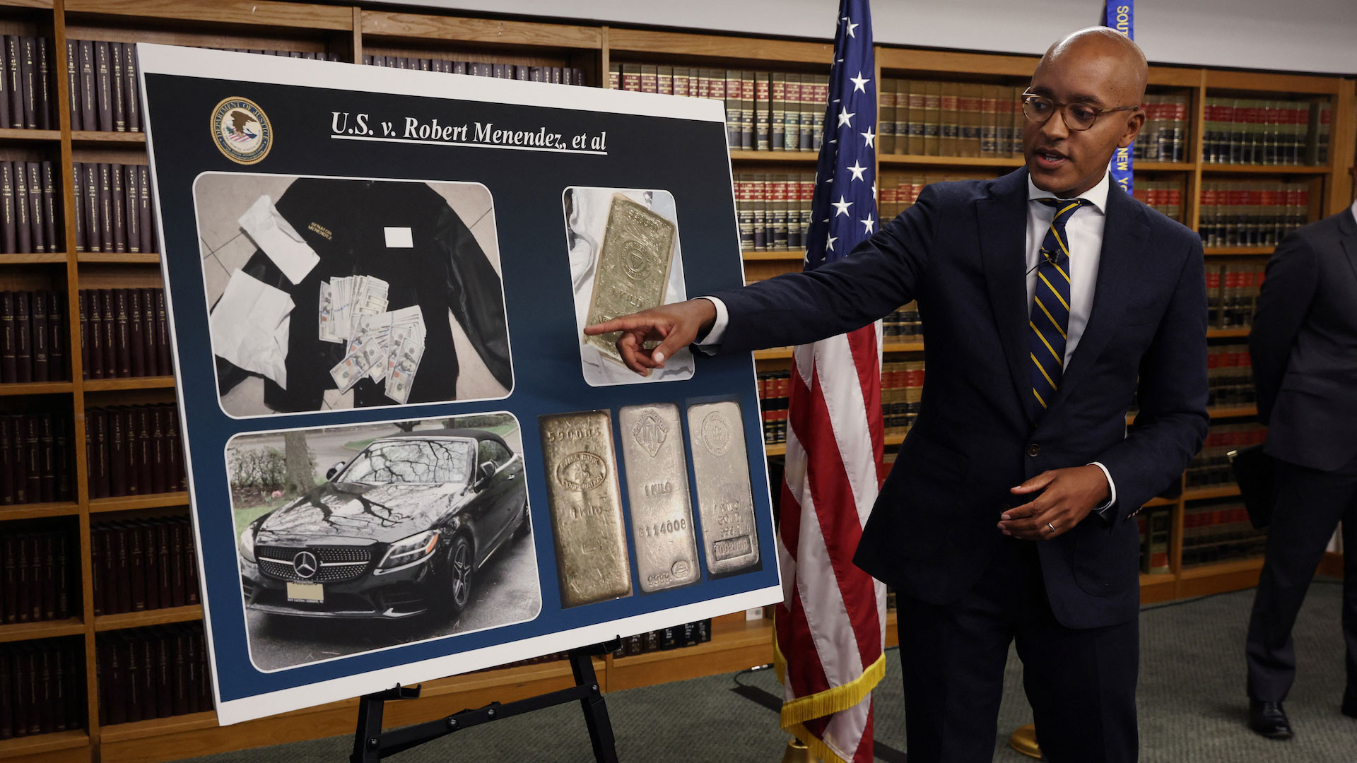 ΗΠΑ: Ο Μενέντεζ αποχωρεί από την προεδρία της Επιτροπής Εξωτερικών Υποθέσεων-1