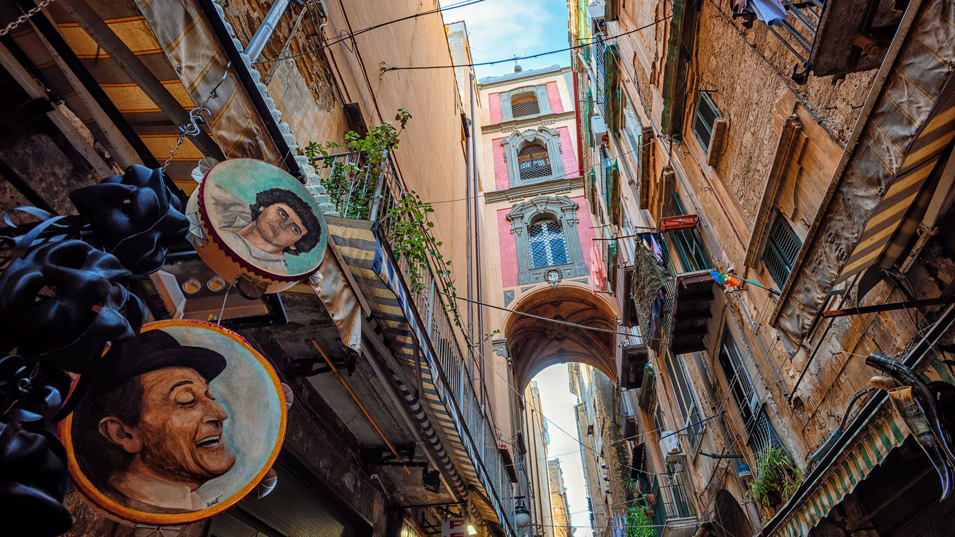 Πώς η Νάπολη έγινε η «πρωτεύουσα» της ποπ κουλτούρας-2