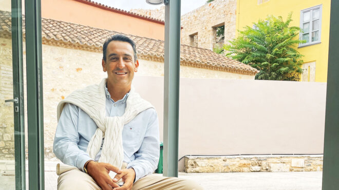 ενας-σαραντάρης-διασώζει-και-αναδεικ-562620904