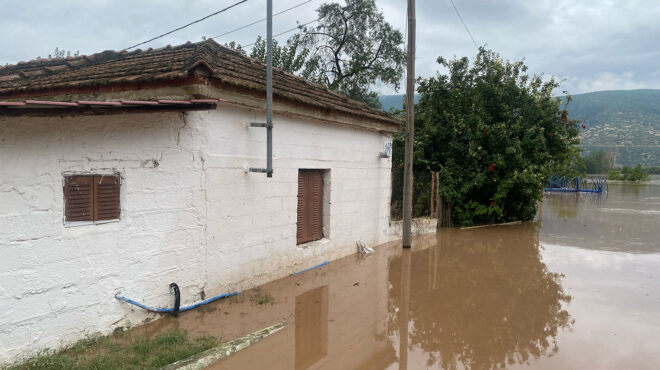 μας-πάτησε-το-νερό-562605241