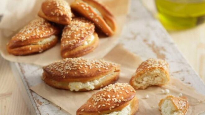 τυροπιτάκια-25-συνταγές-από-όλη-την-ελλ-562628581