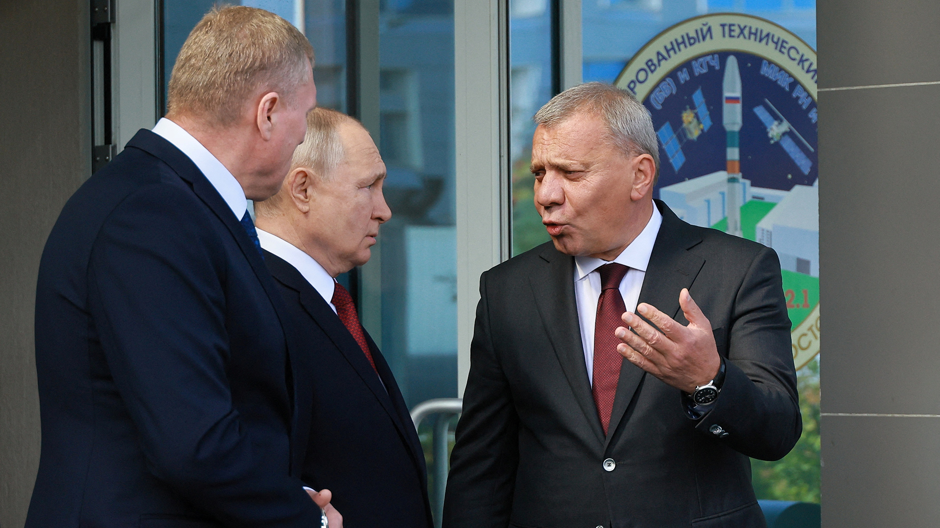 Πούτιν: Η Μόσχα θα βοηθήσει τη Β. Κορέα με τους δορυφόρους – Κιμ: Η Ρωσία «θα νικήσει το κακό»-7