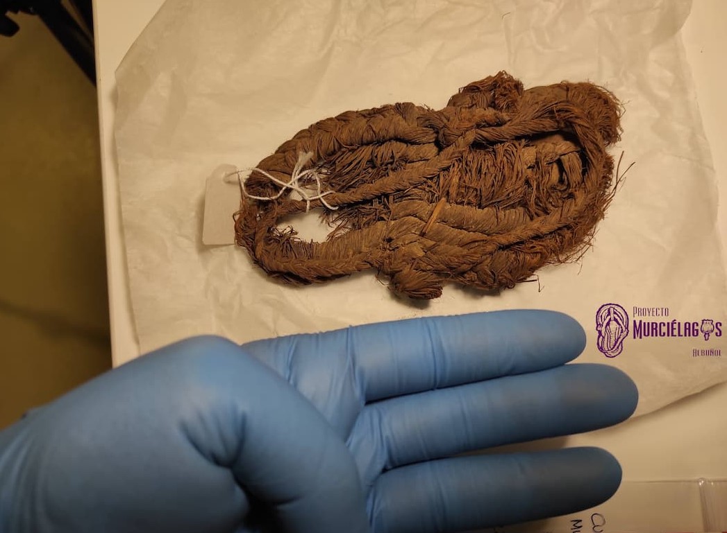 Ισπανία: Επιστήμονες ανακάλυψαν σε σπηλιά «τα αρχαιότερα σανδάλια της Ευρώπης», ηλικίας 6.000 ετών-2