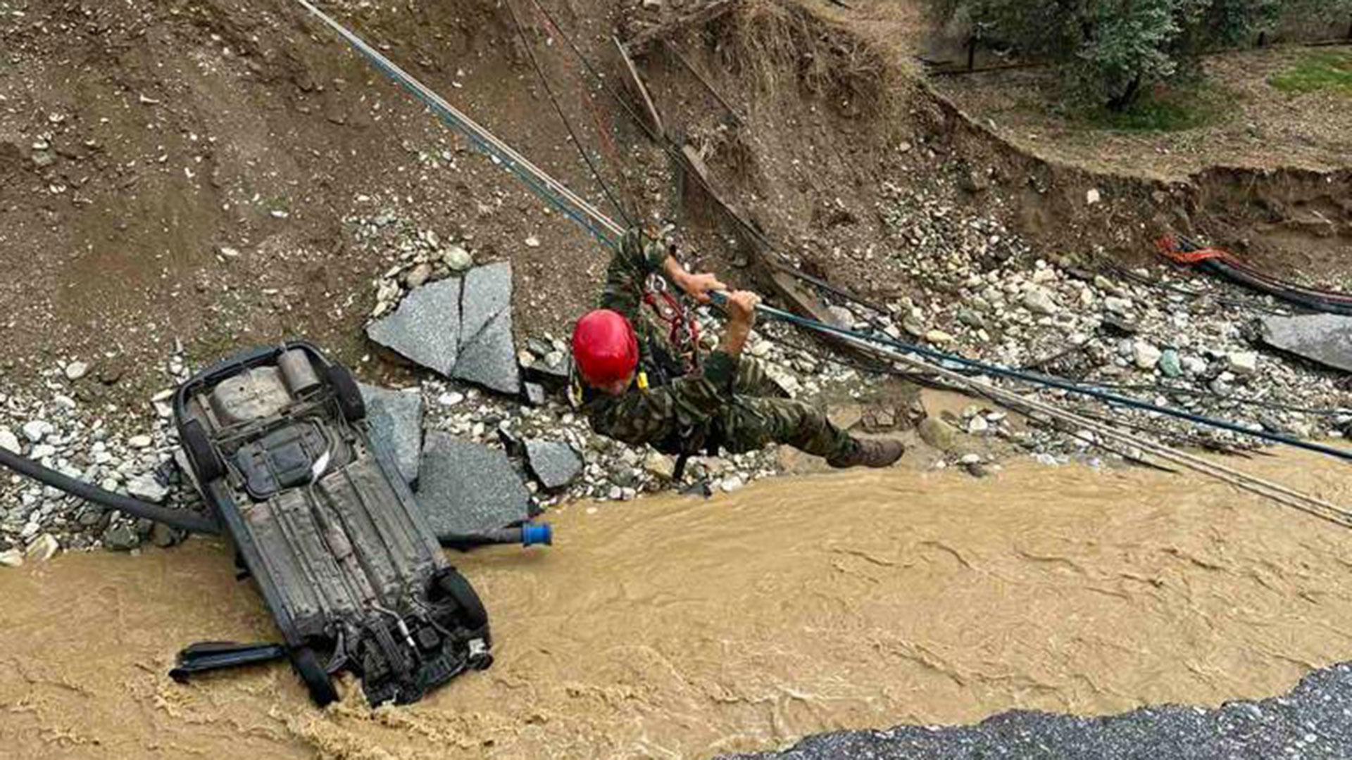 Κακοκαιρία Daniel: 586 απεγκλωβισμοί με τη συνδρομή Ενόπλων Δυνάμεων-2