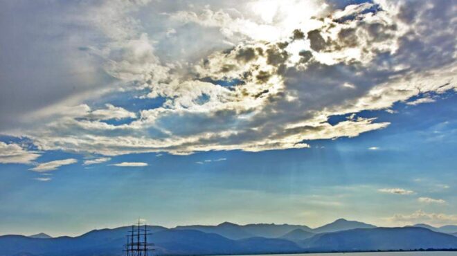 καιρός-αραιές-νεφώσεις-με-τοπικές-βρο-562621483