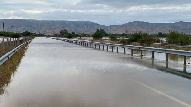 στα-δύο-χωρίστηκε-η-πόλη-των-τρικάλων-562603957