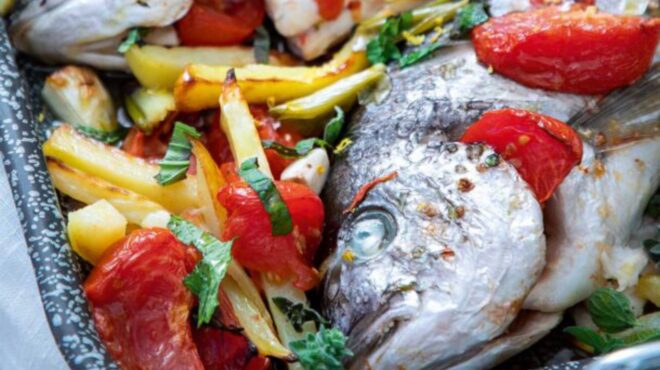 τσιπούρες-μυρωδάτες-με-φουρνιστές-ντ-562596979