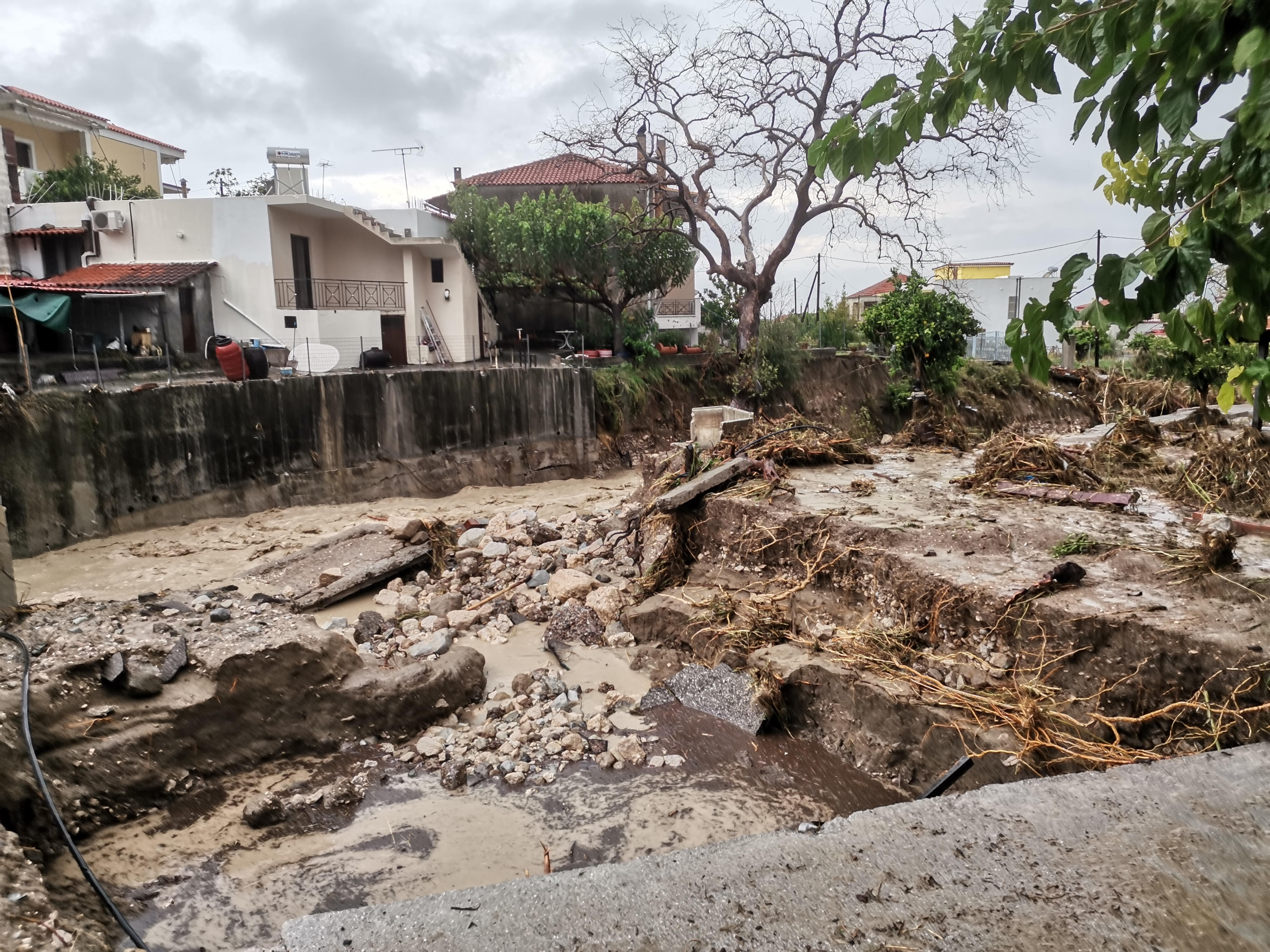 Κακοκαιρία Elias: Ξεχείλισε ο Σπερχειός στη Φθιώτιδα-2