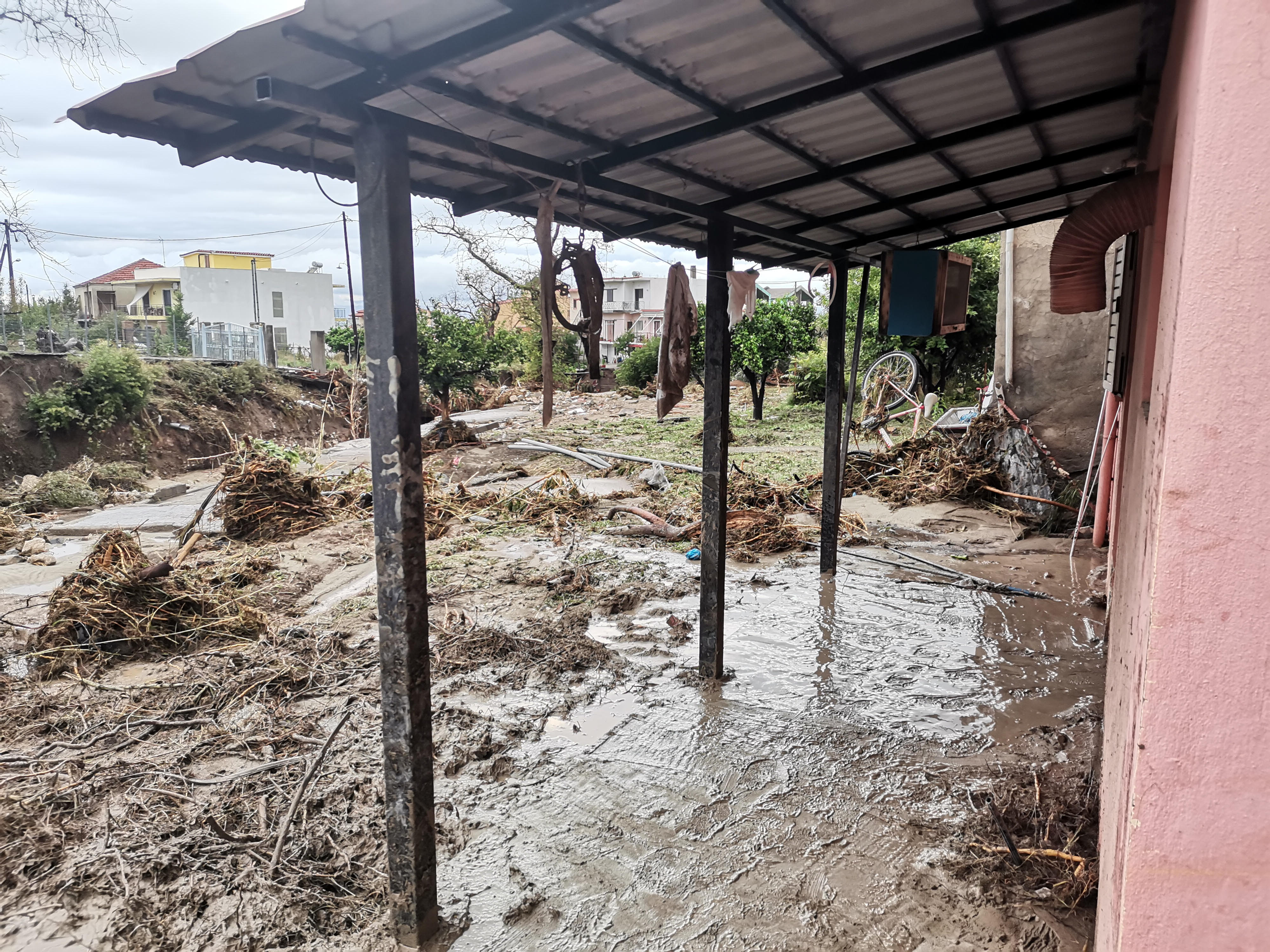 Κακοκαιρία Elias: Ξεχείλισε ο Σπερχειός στη Φθιώτιδα-3