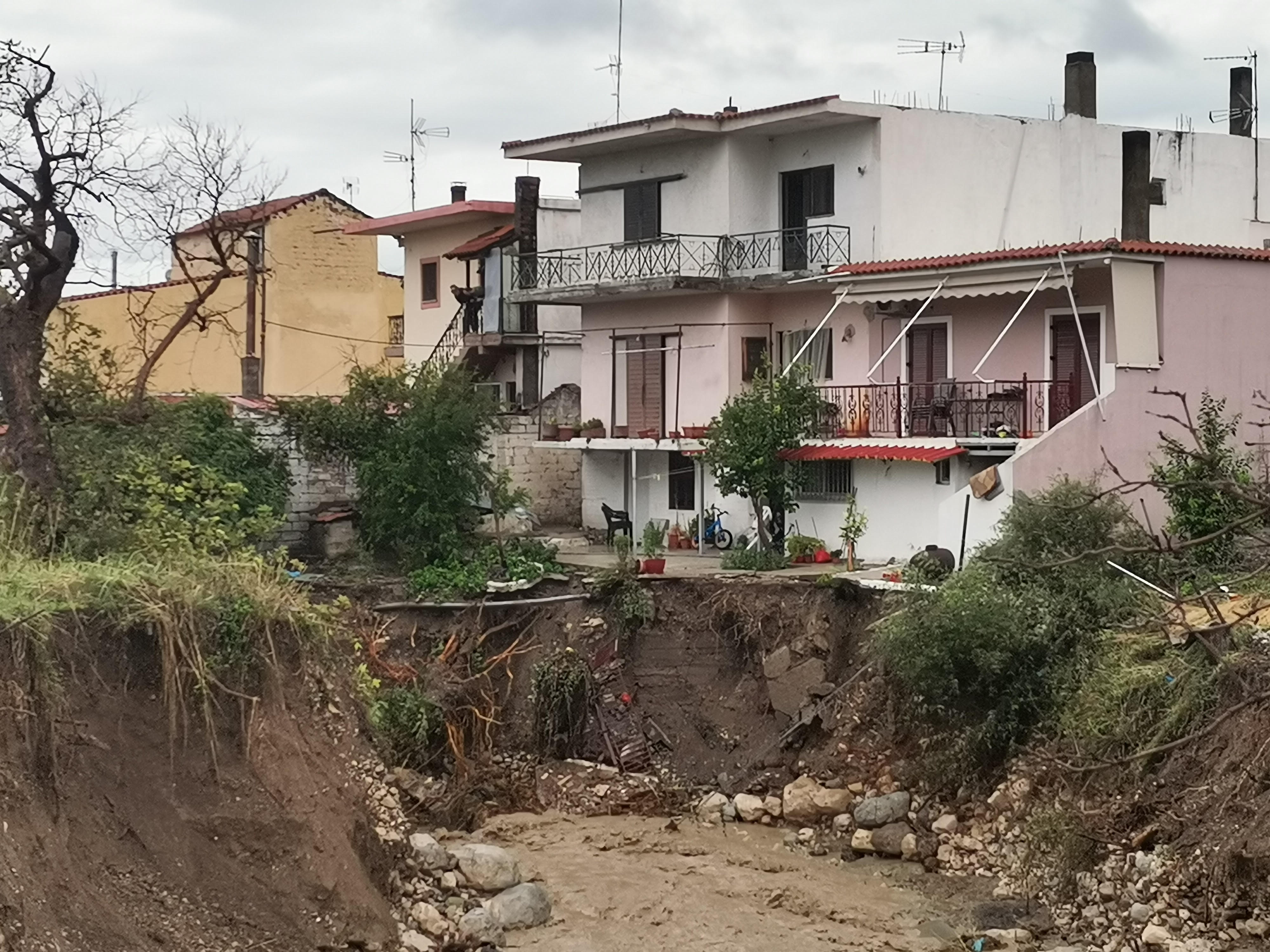 Κακοκαιρία Elias: Ξεχείλισε ο Σπερχειός στη Φθιώτιδα-5