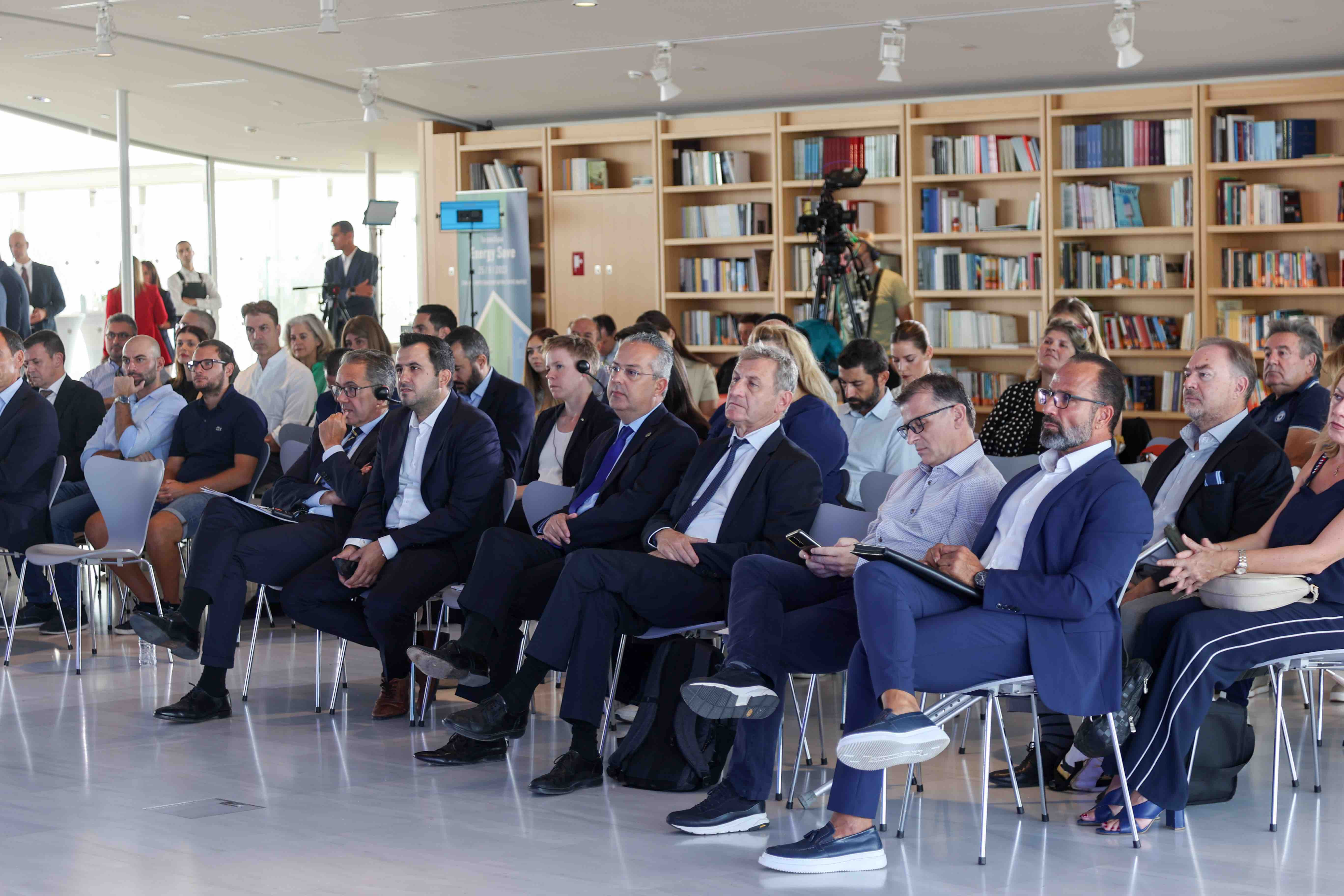 1o ΣΥΝΕΔΡΙΟ ENERGY SAVE: Ξεκάθαρο το μήνυμα της Κυβέρνησης για το αύριο της ηλεκτροκίνησης και τη βιώσιμη κινητικότητα-3