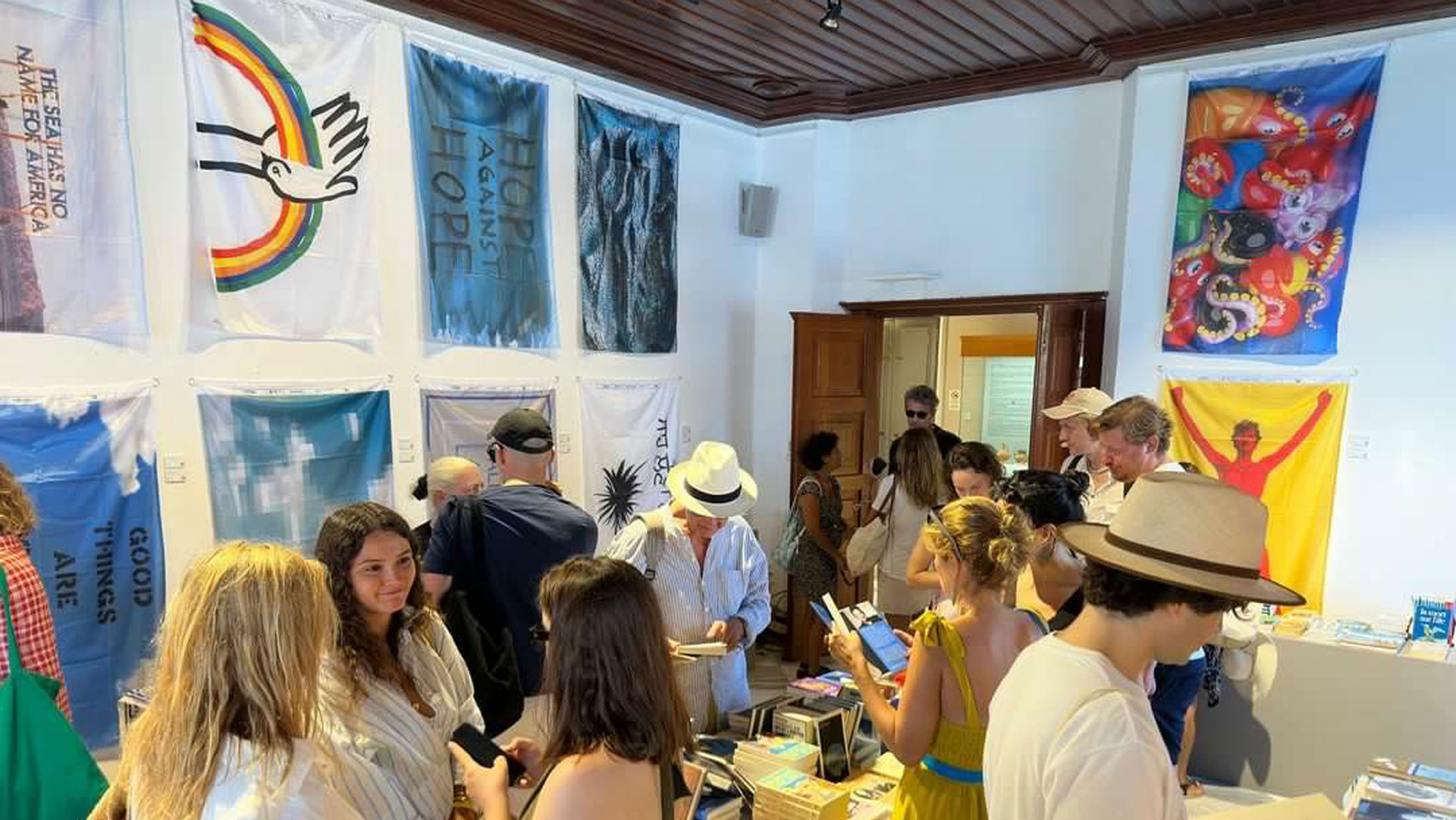 Από την Υδρα στα πέρατα της Λογοτεχνίας με ιχνηλάτη έναν Αμερικανό-2