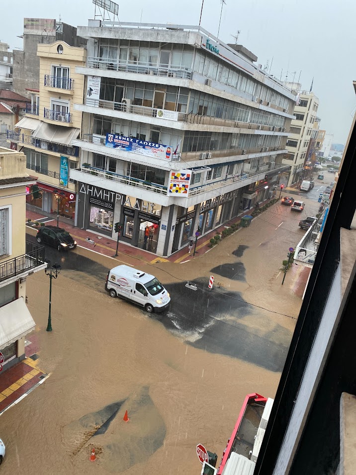 Κακοκαιρία «Daniel»: Ενας νεκρός στον Βόλο – «Πνίγηκε» το Πήλιο-4