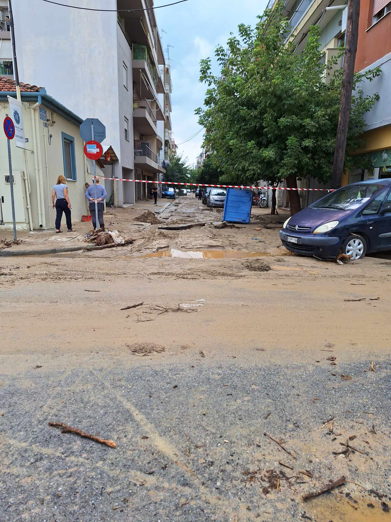 Οι κάτοικοι του Βόλου μετρούν ξανά πληγές – «Θα μας πάρει καιρό να συνέλθουμε»-1