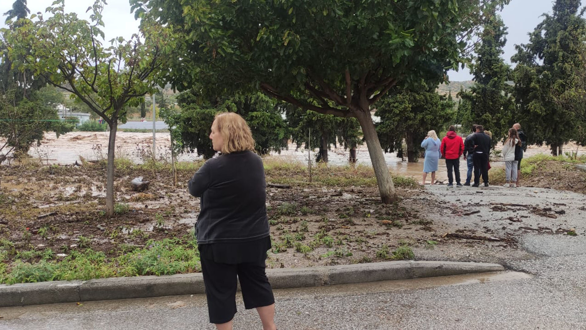 Αγώνας για νερό και φαγητό σε μια διαλυμένη πόλη-1