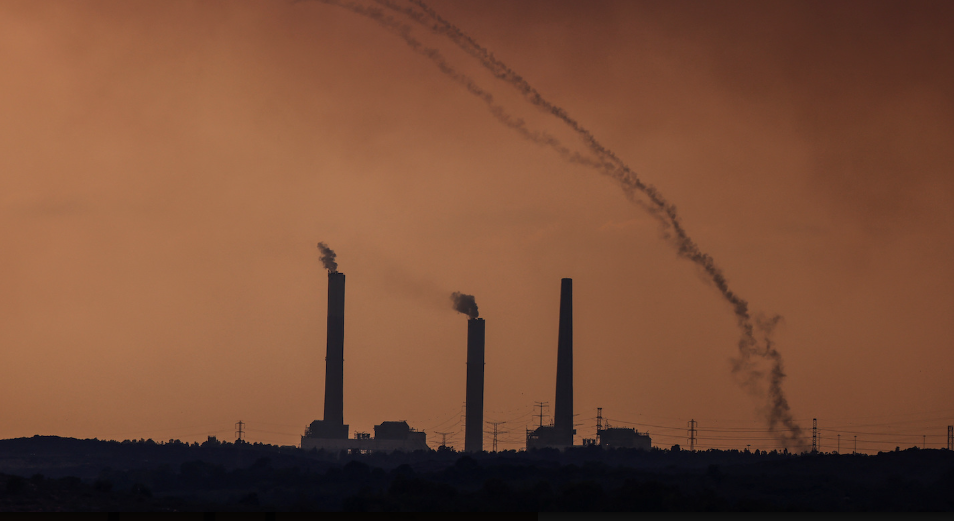 Το Ισραήλ σφυροκοπά τη Γάζα – Νέο μέτωπο με τον Λίβανο-1