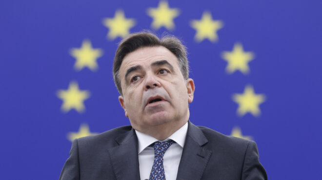 ε-ε-ιστορική-συμφωνία-για-το-μετανασ-562652398