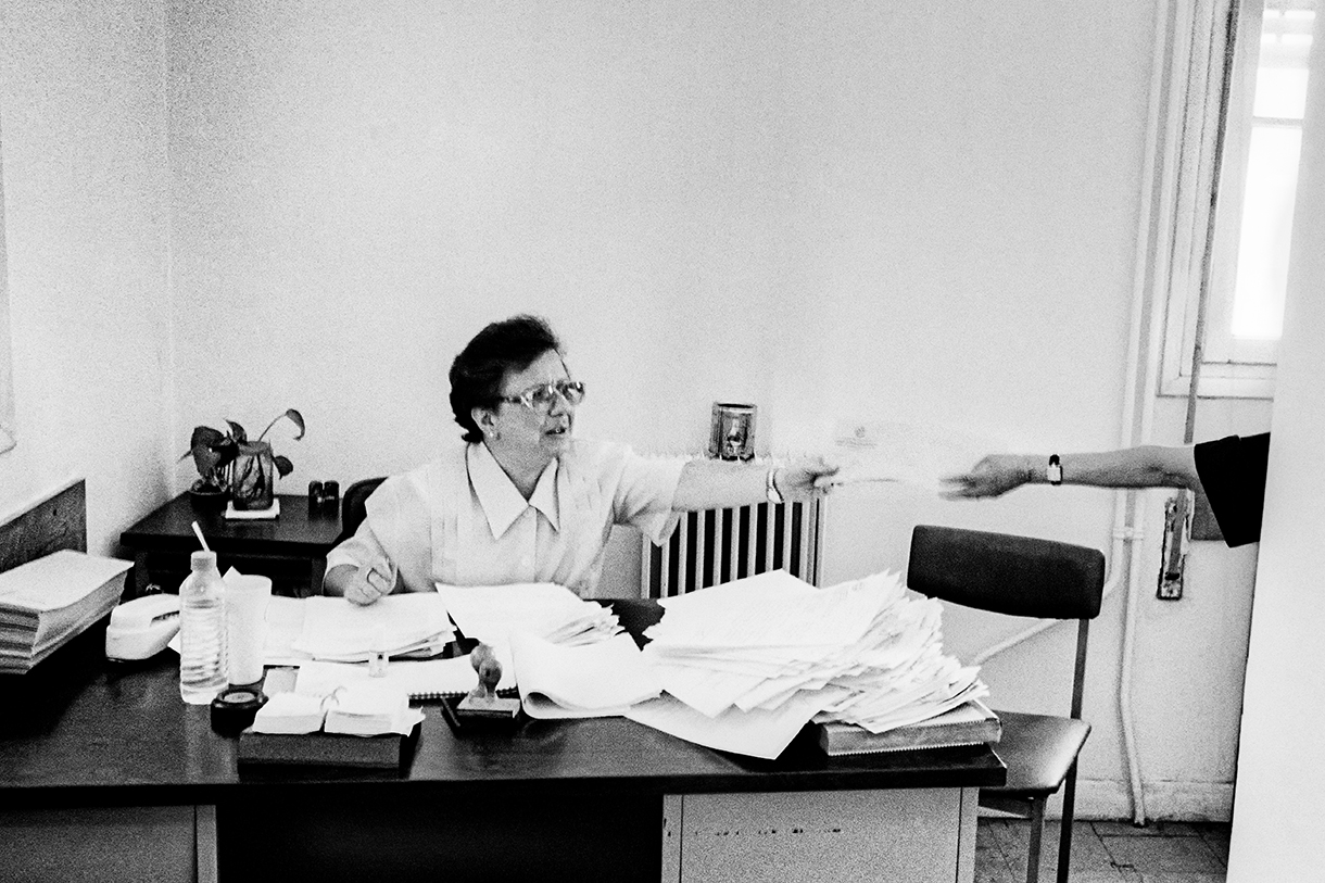 Υπάλληλοι αποκαμωμένοι από την πλήξη-12