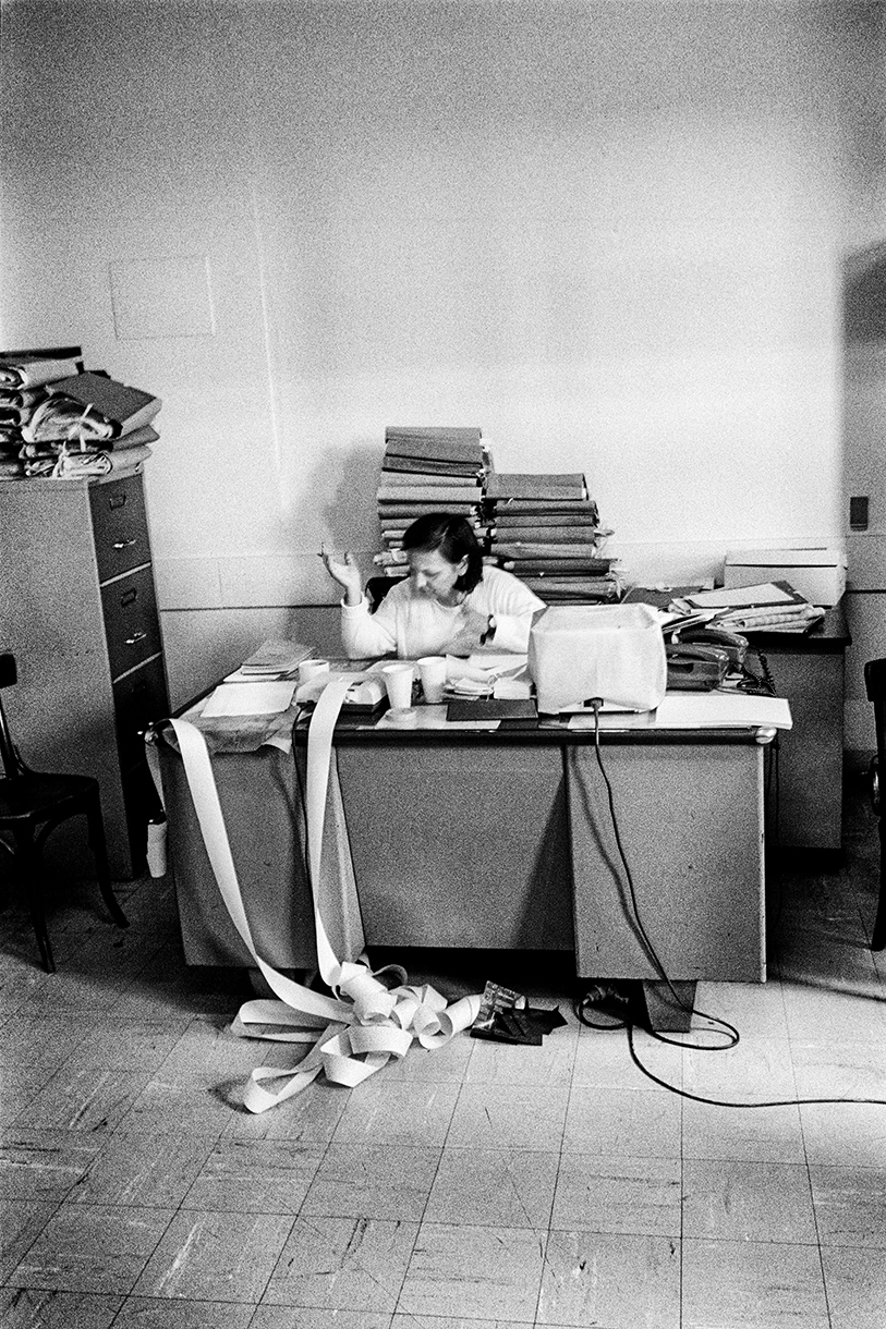 Υπάλληλοι αποκαμωμένοι από την πλήξη-14