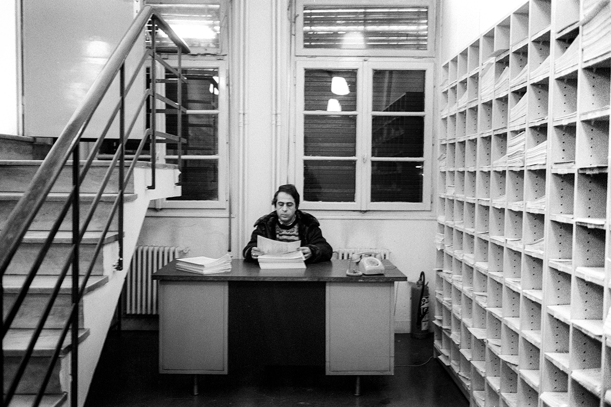 Υπάλληλοι αποκαμωμένοι από την πλήξη-20