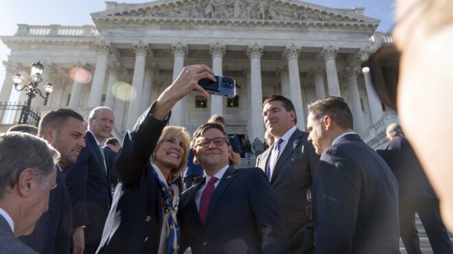 ρεπουμπλικανοί-η-εκλογή-τζόνσον-σύμβ-562695253