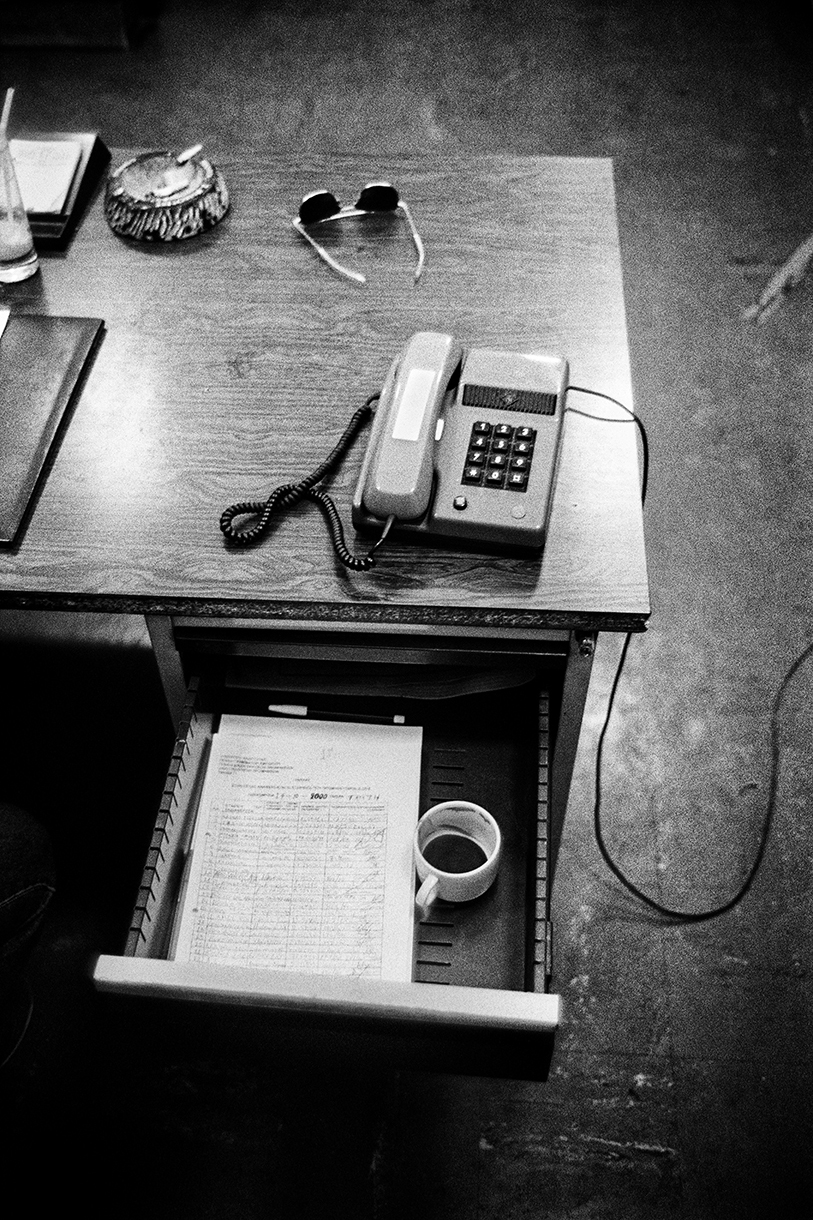 Υπάλληλοι αποκαμωμένοι από την πλήξη-25