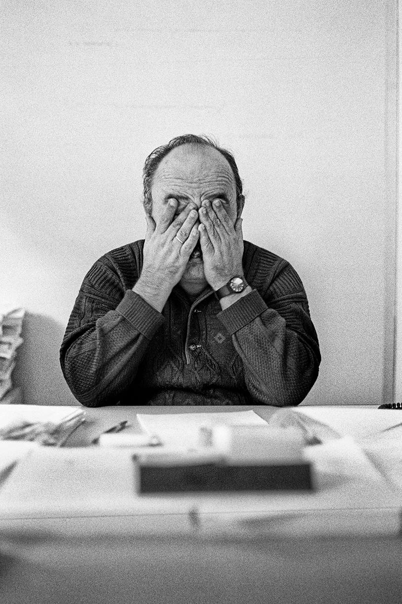 Υπάλληλοι αποκαμωμένοι από την πλήξη-26