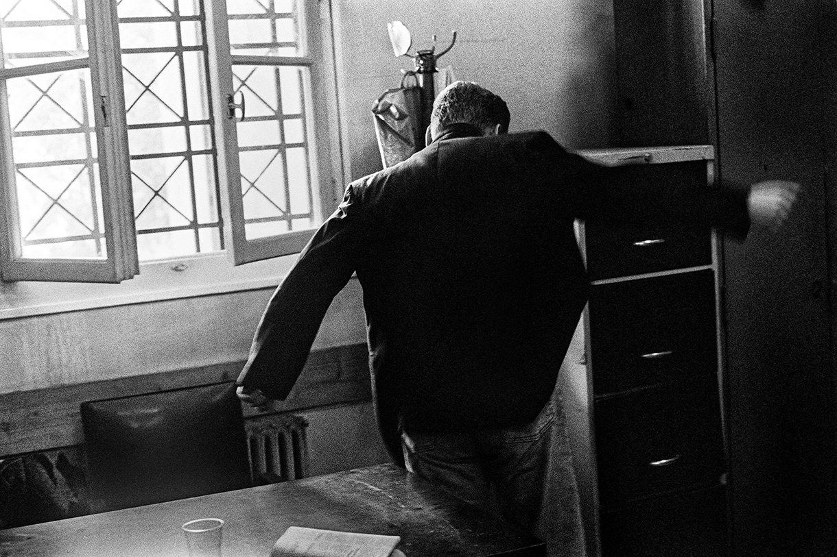 Υπάλληλοι αποκαμωμένοι από την πλήξη-30