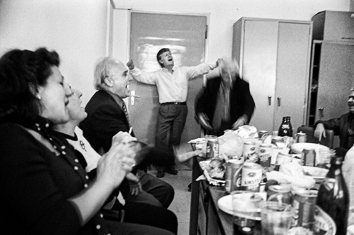 Υπάλληλοι αποκαμωμένοι από την πλήξη-31